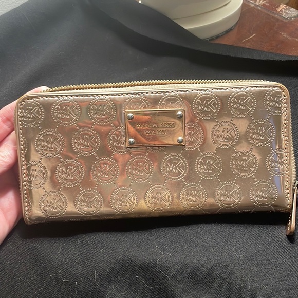 Michael Kors Handbags - Michael Kors Wallet